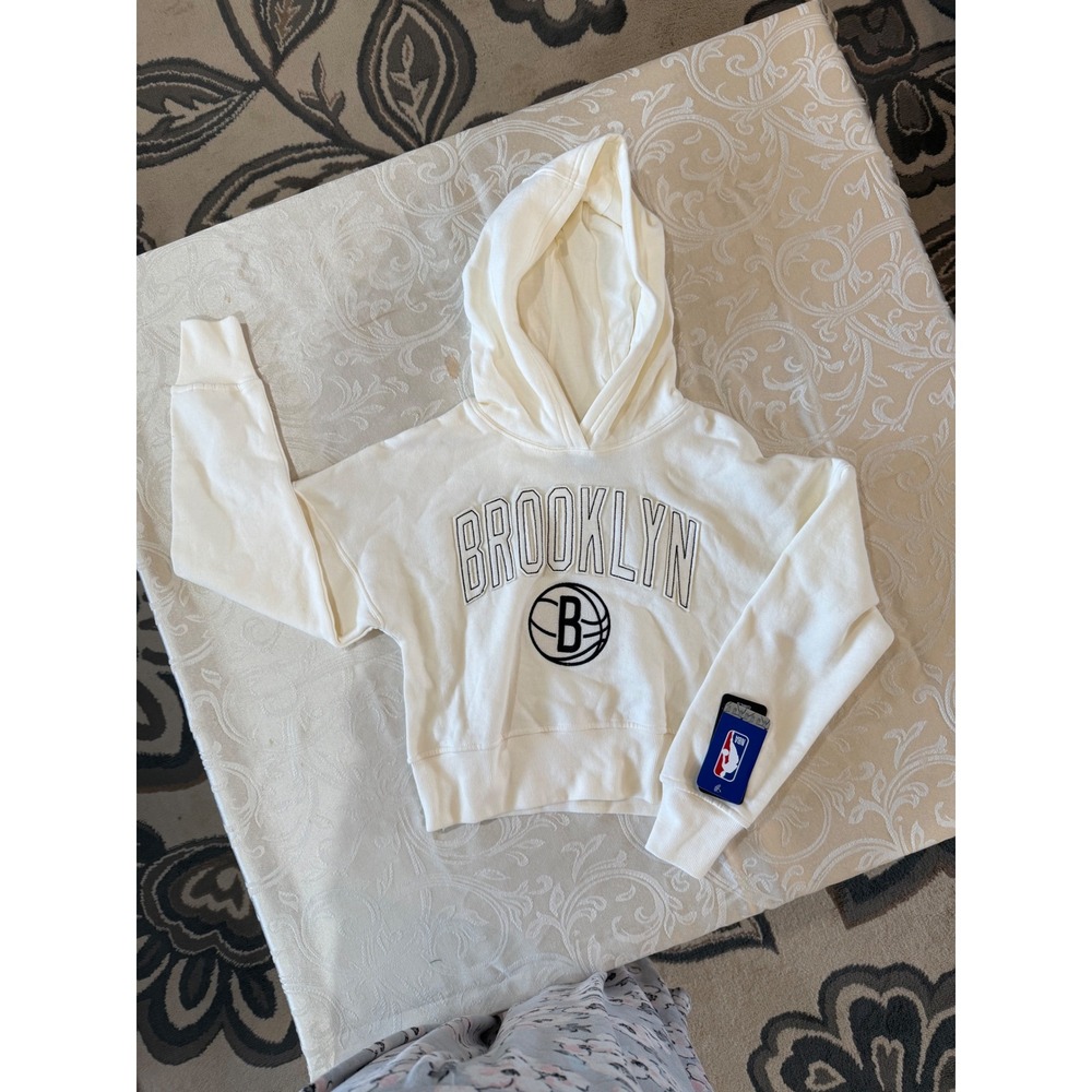 NBA Brooklyn Nets Girls Hoodie Cream Off White Cropped Pullover Size M 10/12 NEW